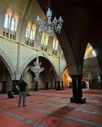 The Role of Mosque Carpets in Reducing Echo and Noise in Large Prayer Halls 1 The Role of Mosque Carpets in Reducing Echo and Noise in Large Prayer Halls
